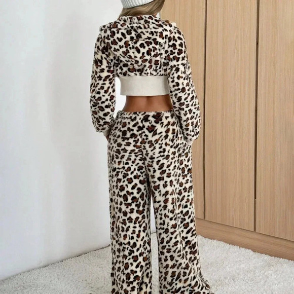 Multicolor Casual Women's Leopard Print Zip-Up Jacket And Shorts - Picture 2 of 5